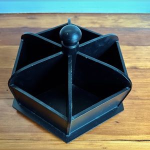 Black 6-sectioned Organizer